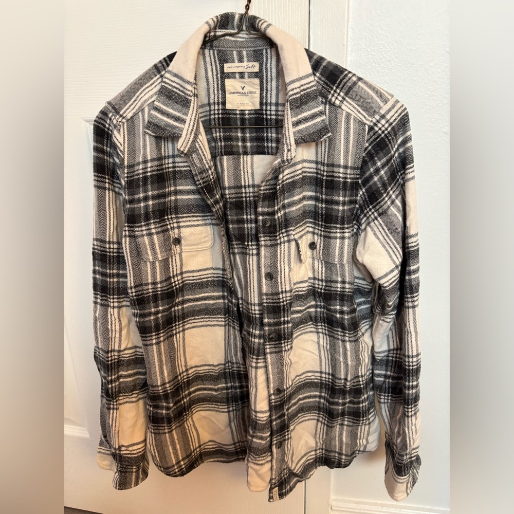 American Eagle Black and White Plaid Shirt